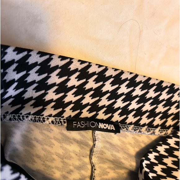 Fashion Nova Pants - Picture 3 of 5